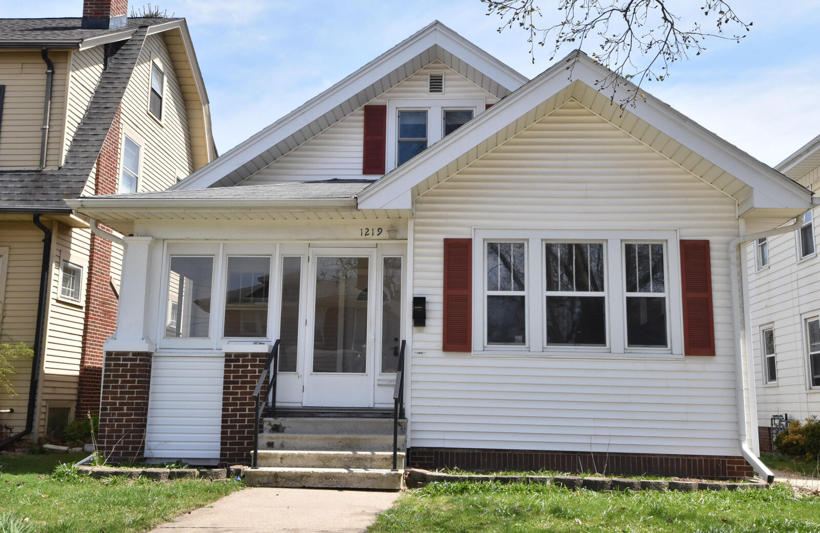 Property Photo:  1219 Arthur Ave  WI 53405 
