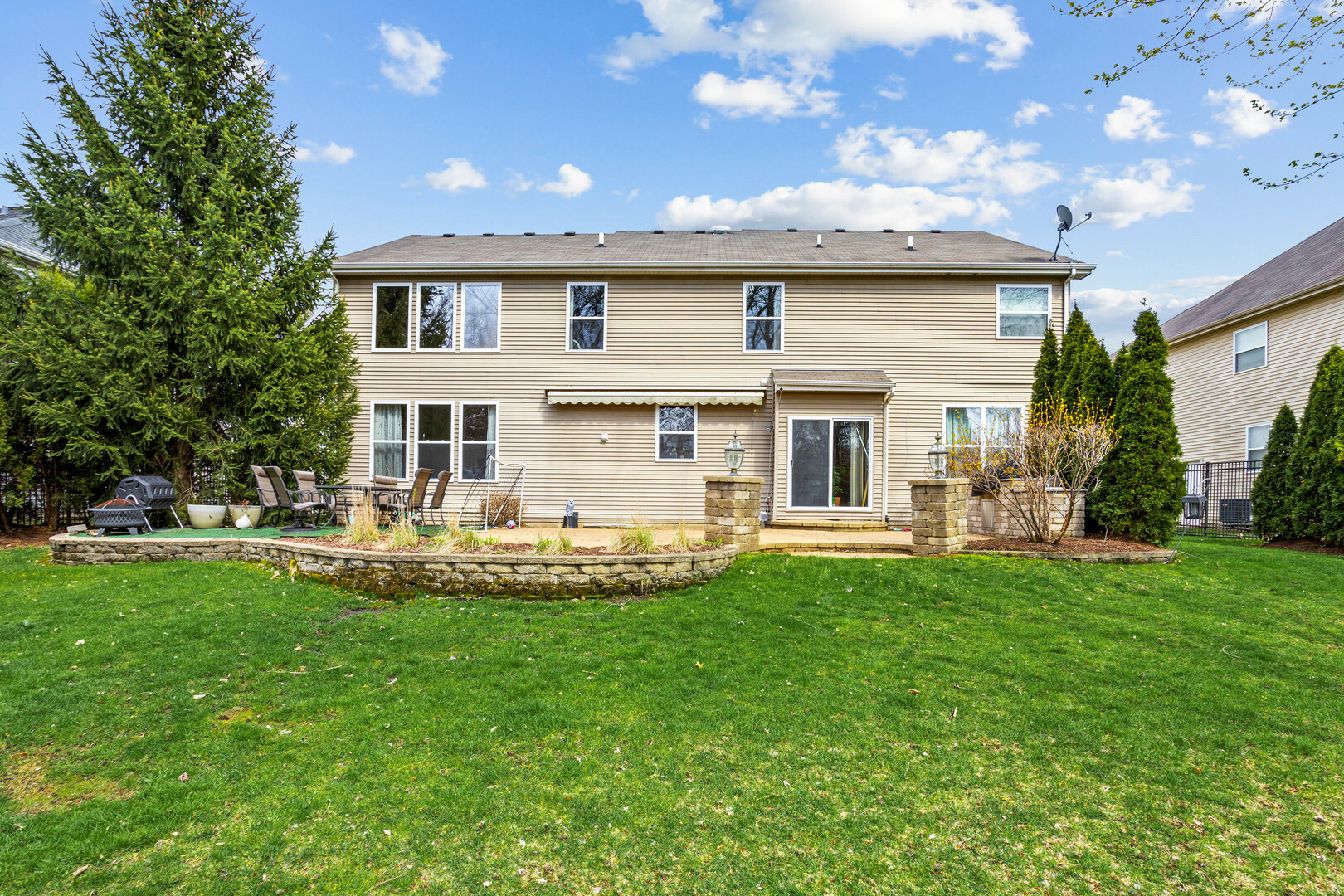 Property Photo: 184 Primrose Lane IL 60103