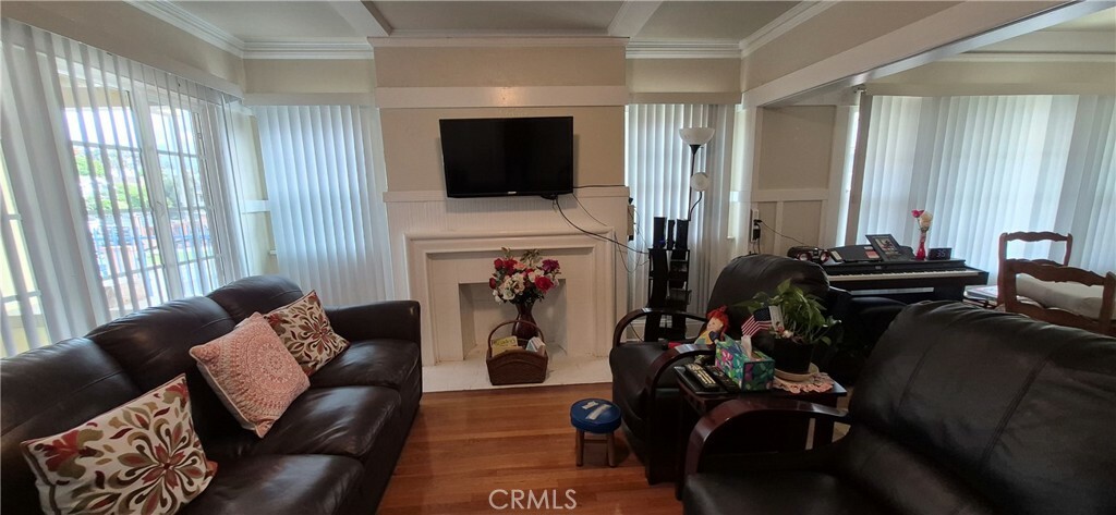 Property Photo: 4911 S Wilton Place CA 90062