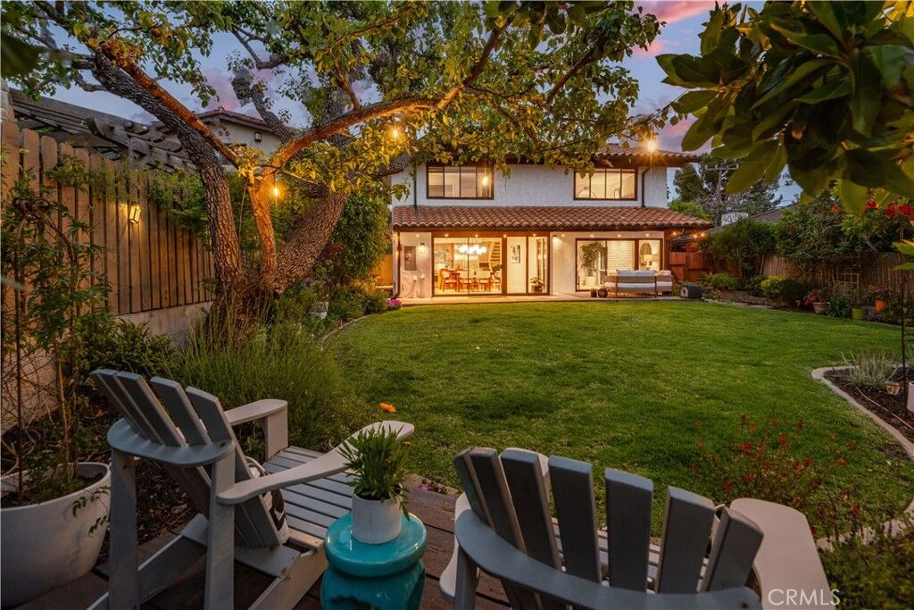 Property Photo: 425 Avenida Mirola CA 90274