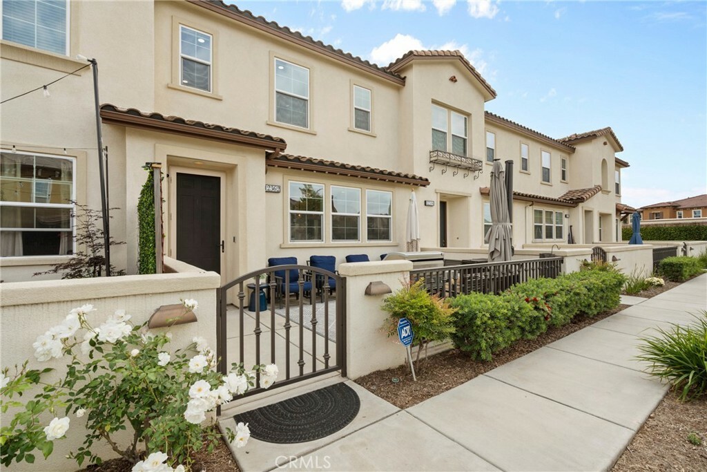 Property Photo: 12362 Cottonwood Place CA 90670