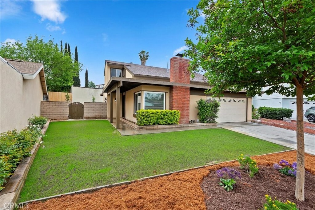 Property Photo:  810 Hacienda Drive  CA 92507 