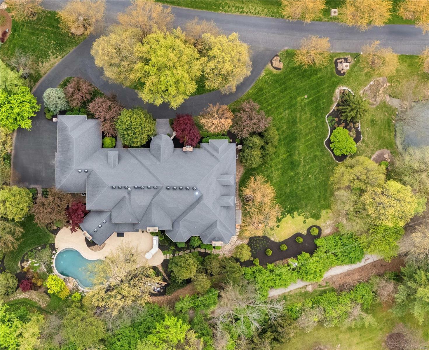 349 Conway Hill Road  Town and Country MO 63141 photo