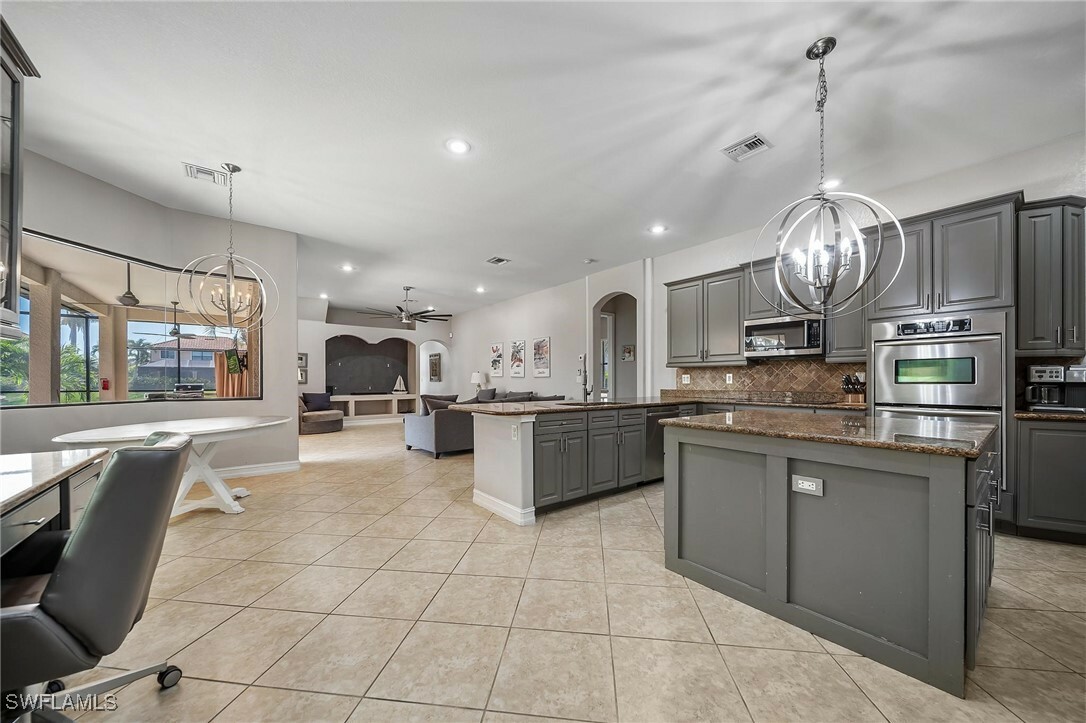 Property Photo: 5214 SW 22nd Avenue FL 33914
