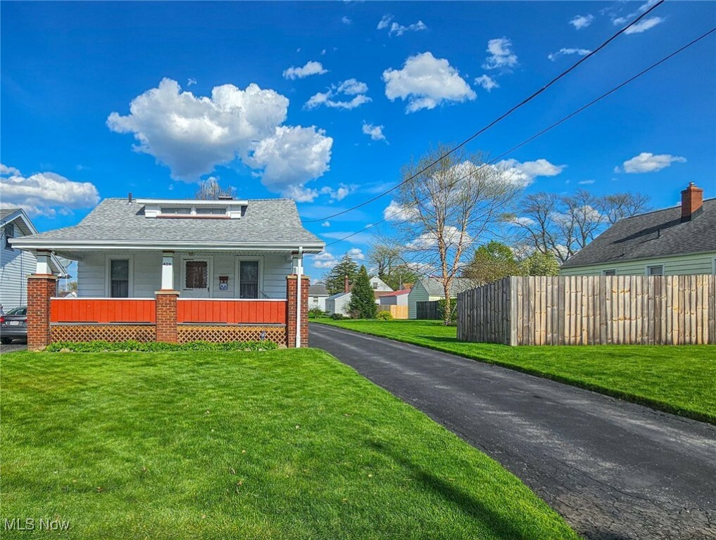 Property Photo: 409 N Dunlap Avenue OH 44509