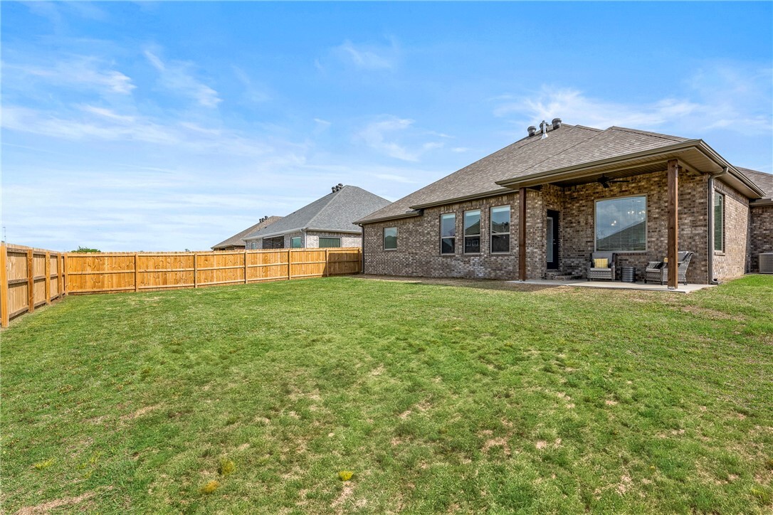 Property Photo:  1340 Sessile Oak Way  AR 72713 