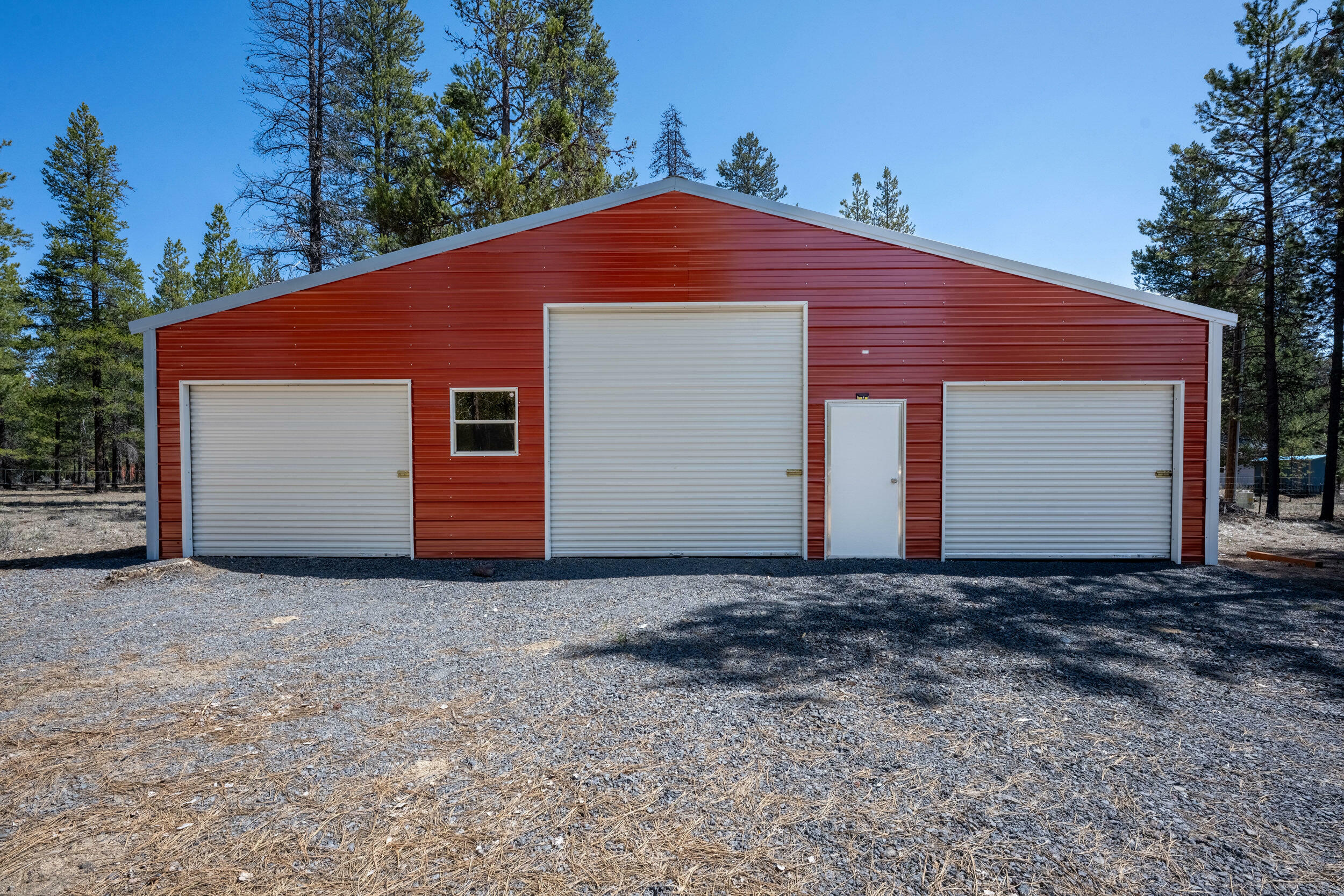 Property Photo:  52302 Whispering Pines Road  OR 97739 