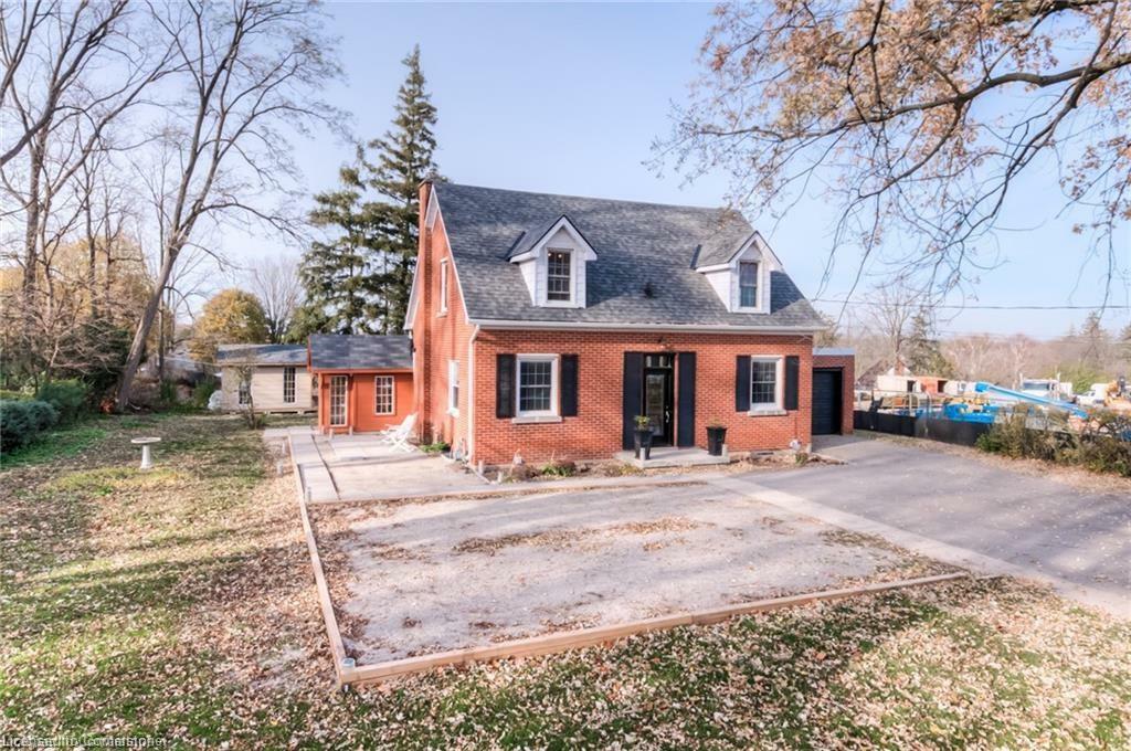 Property Photo: 540 Bridgeport Road E ON N2K 1N7