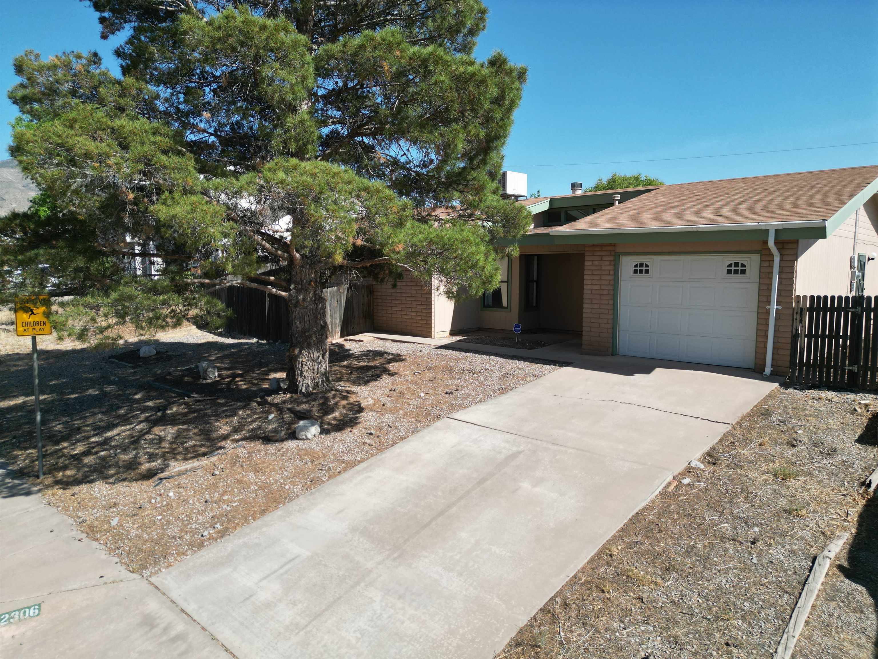 Property Photo:  2306 Mesa Ln  NM 88310 