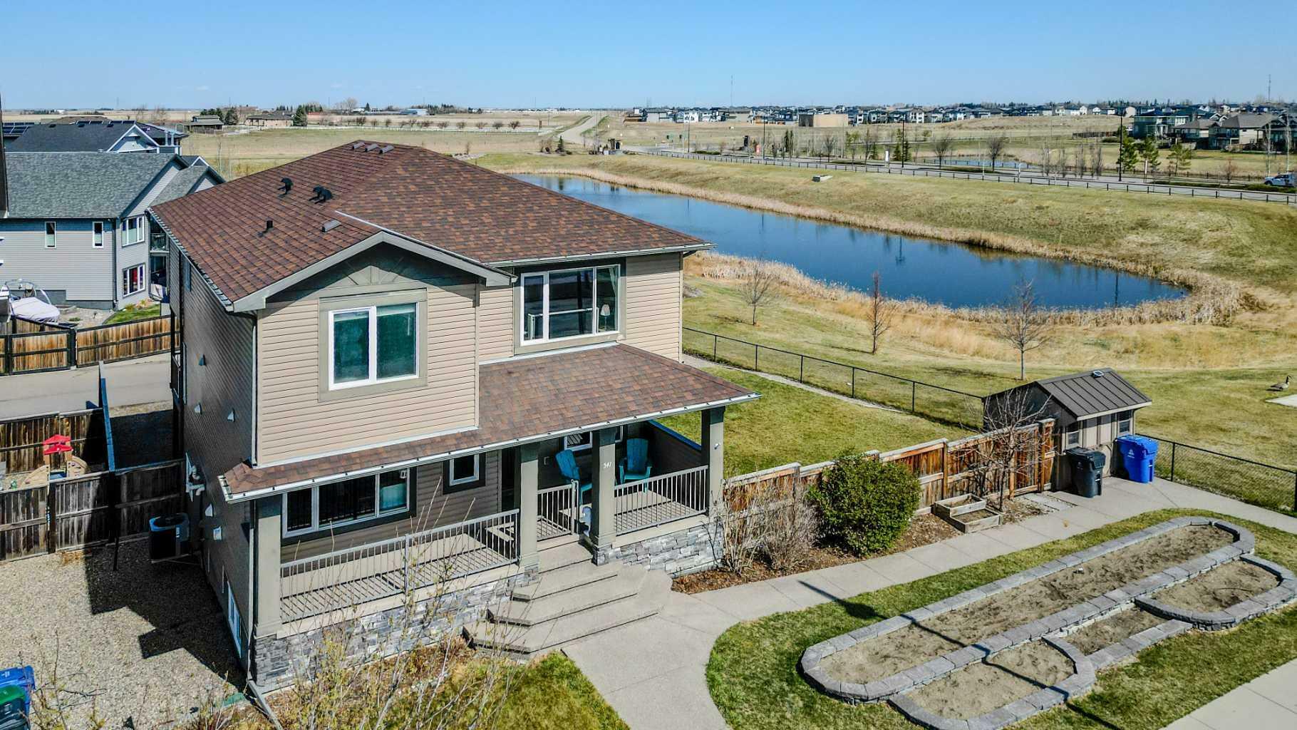 Property Photo: 541 Aquitania Boulevard W AB T1J 5G7