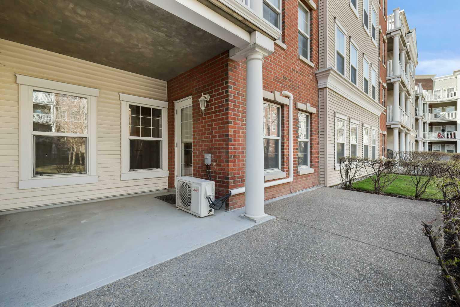 Property Photo: 5605 Henwood Street SW 1211 AB T3E 7R2