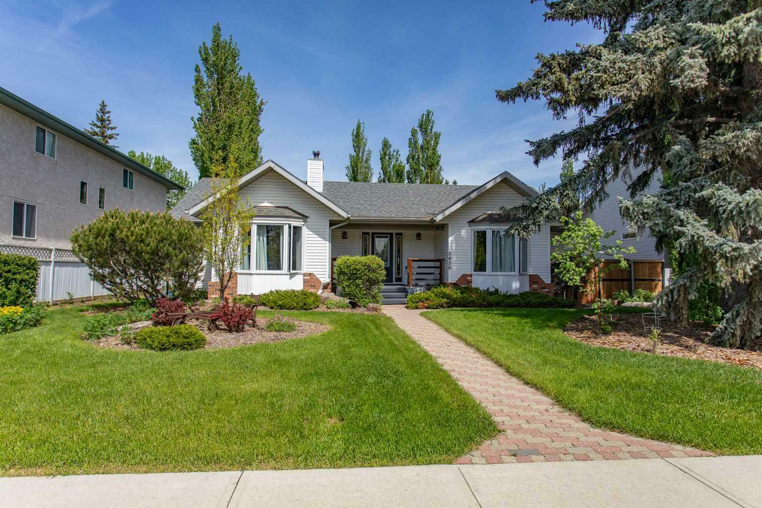 Property Photo: 5456 54 Avenue AB T4L 1L5