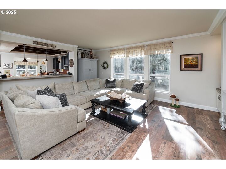 Property Photo: 153521 Twilla Ct OR 97739