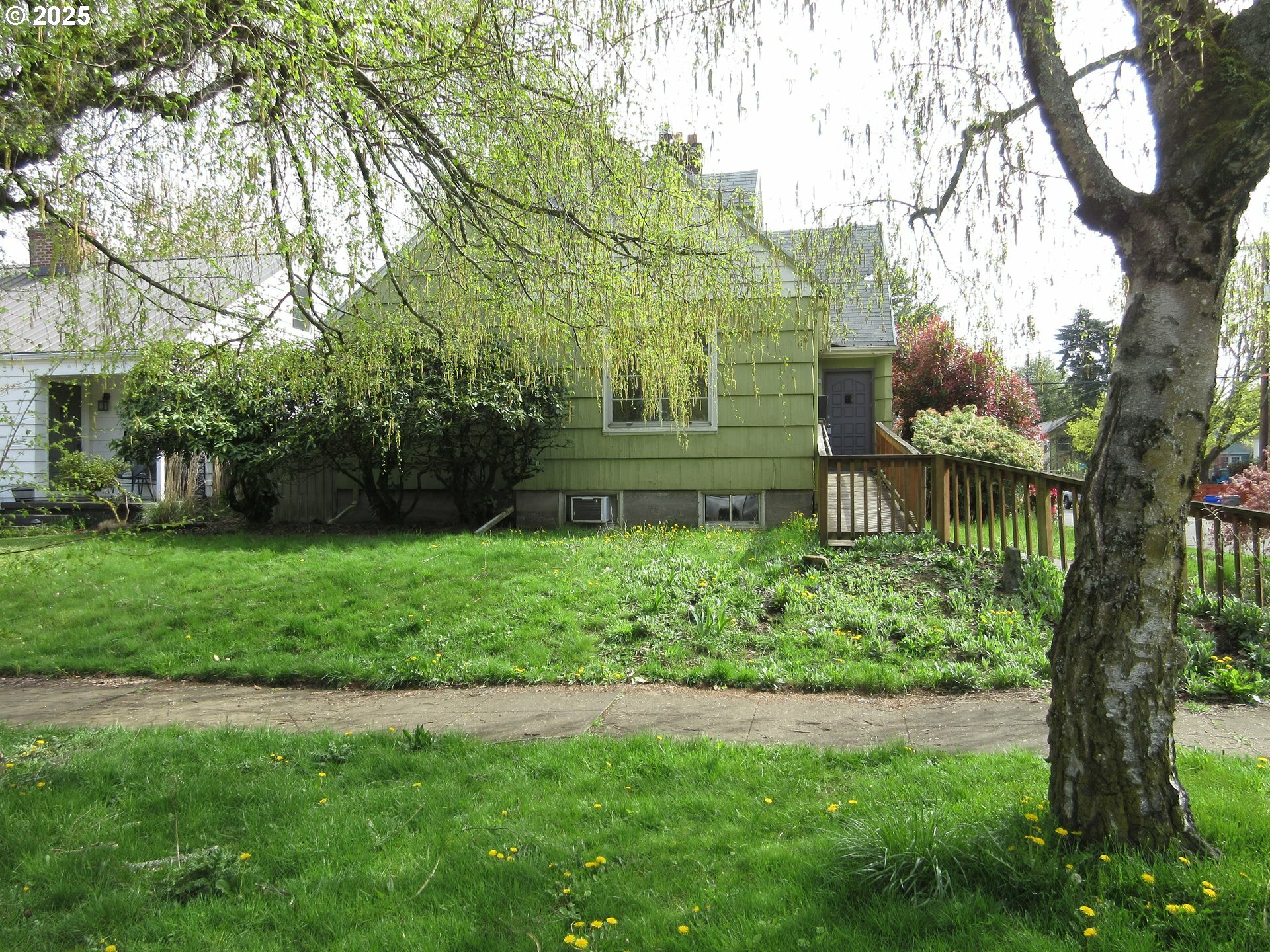 Property Photo: 6406 NE 24th Ave OR 97211
