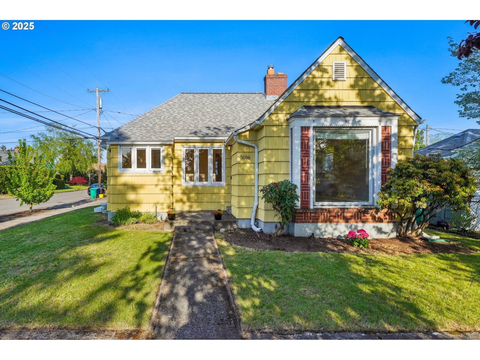 Property Photo: 3106 SE 76th Ave OR 97206