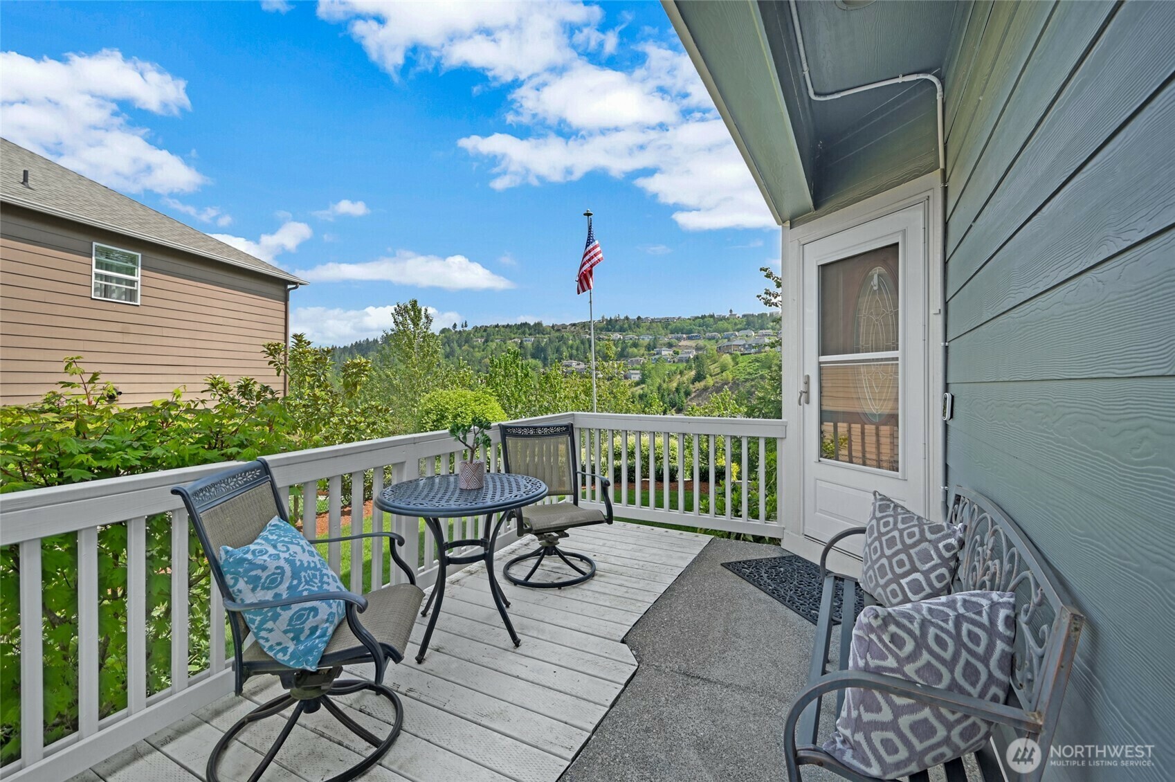 Property Photo: 11002 166th Avenue E WA 98391