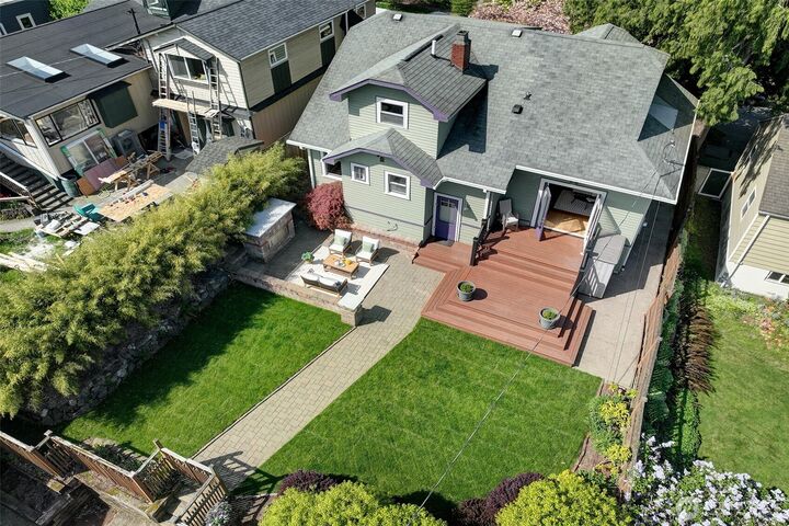 Property Photo:  5928  39th Avenue SW  WA 98136 