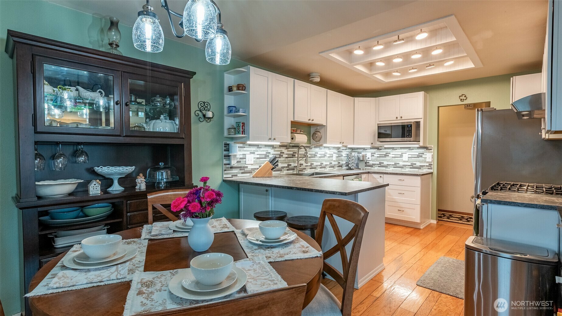 Property Photo:  730  Madrona Way  WA 98382 