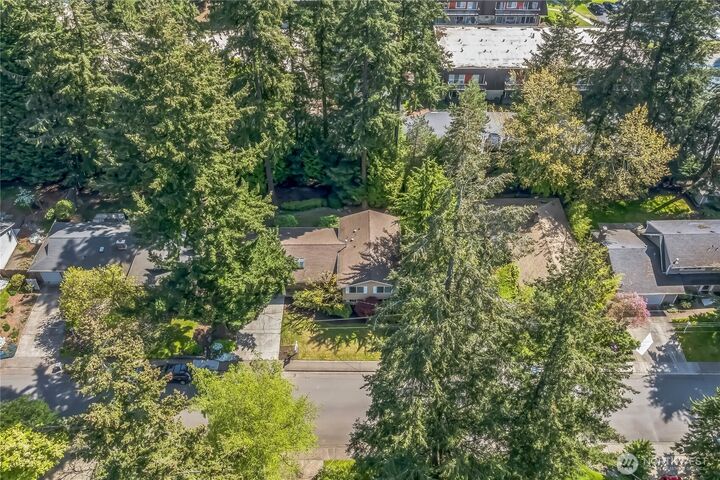 Property Photo: 1402 151st Place NE WA 98007