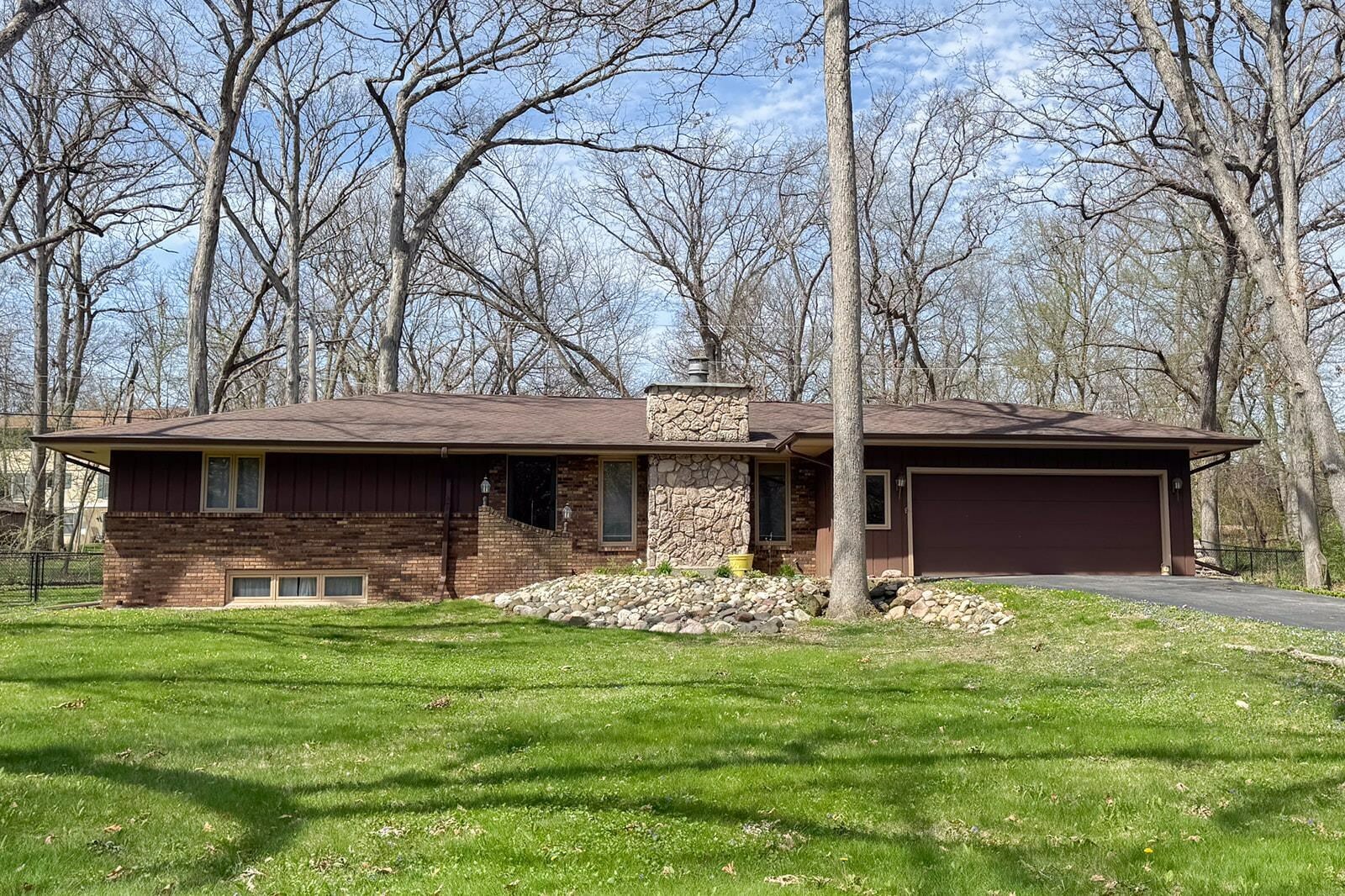 Property Photo:  10401 Ray Drive  IL 61073 