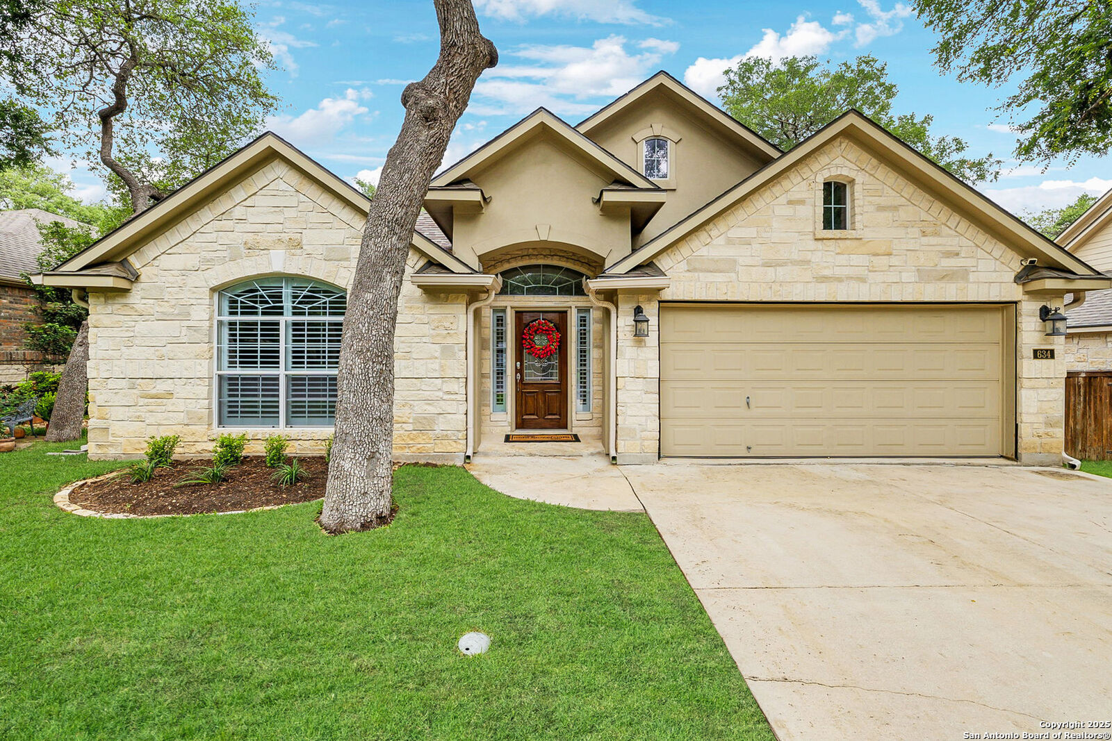 Property Photo: 634 Aster Trail TX 78256