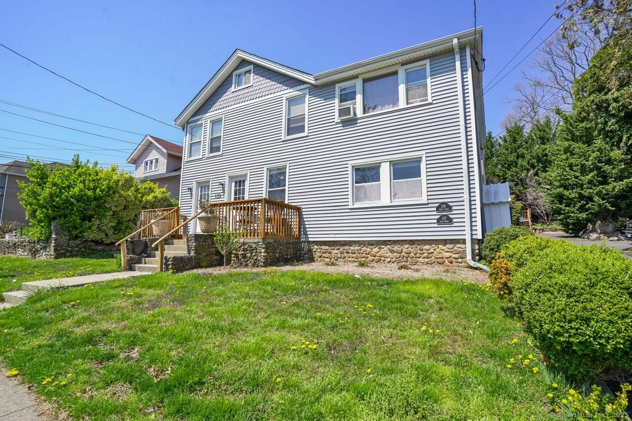Property Photo: 139 Edgefield Avenue CT 06460