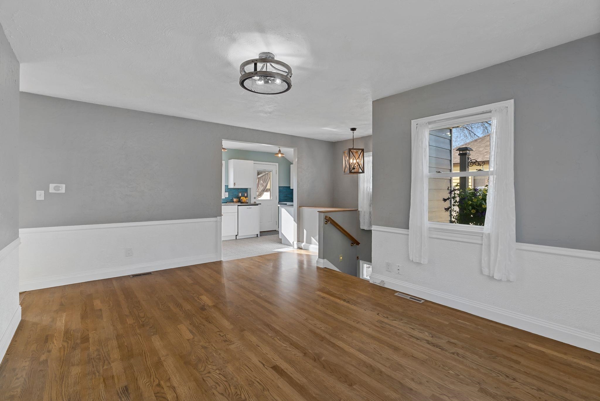 Property Photo: 10122 N Andrew St WA 99218
