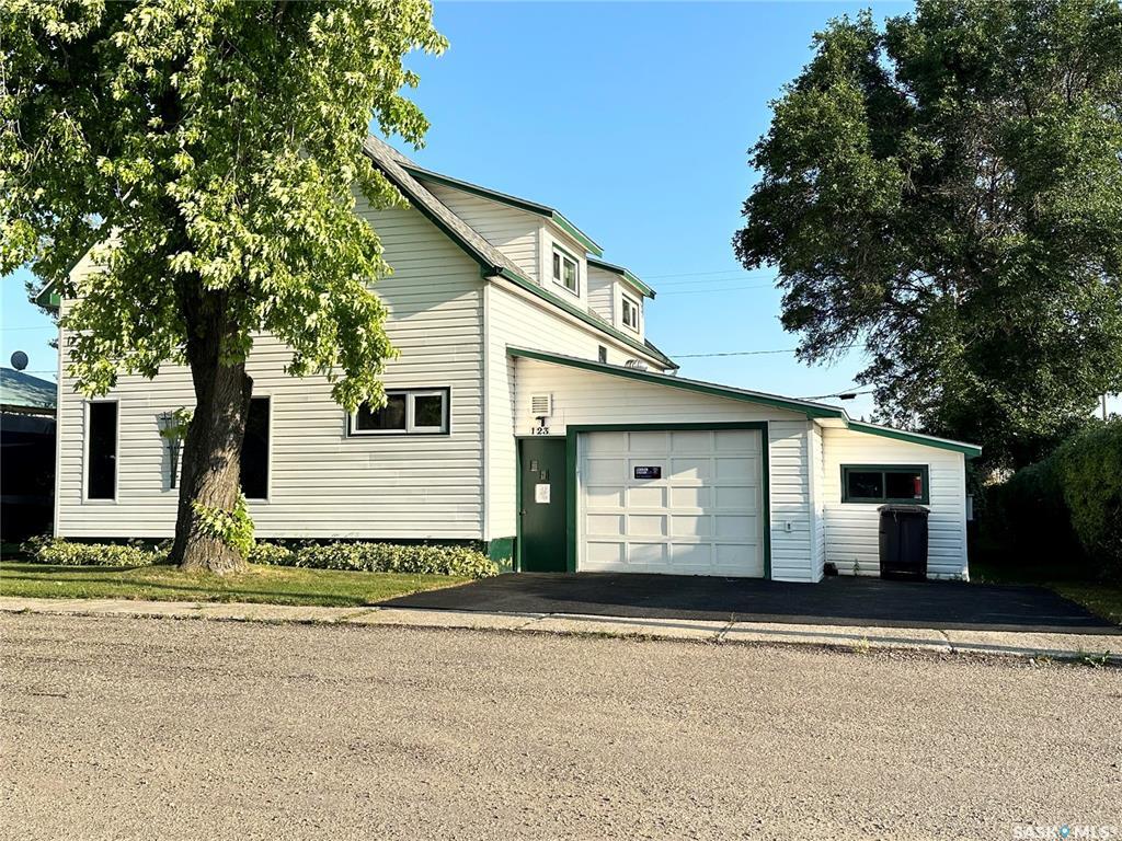 Photo de la propriété: 123 Howard Street SK S0K 1H0