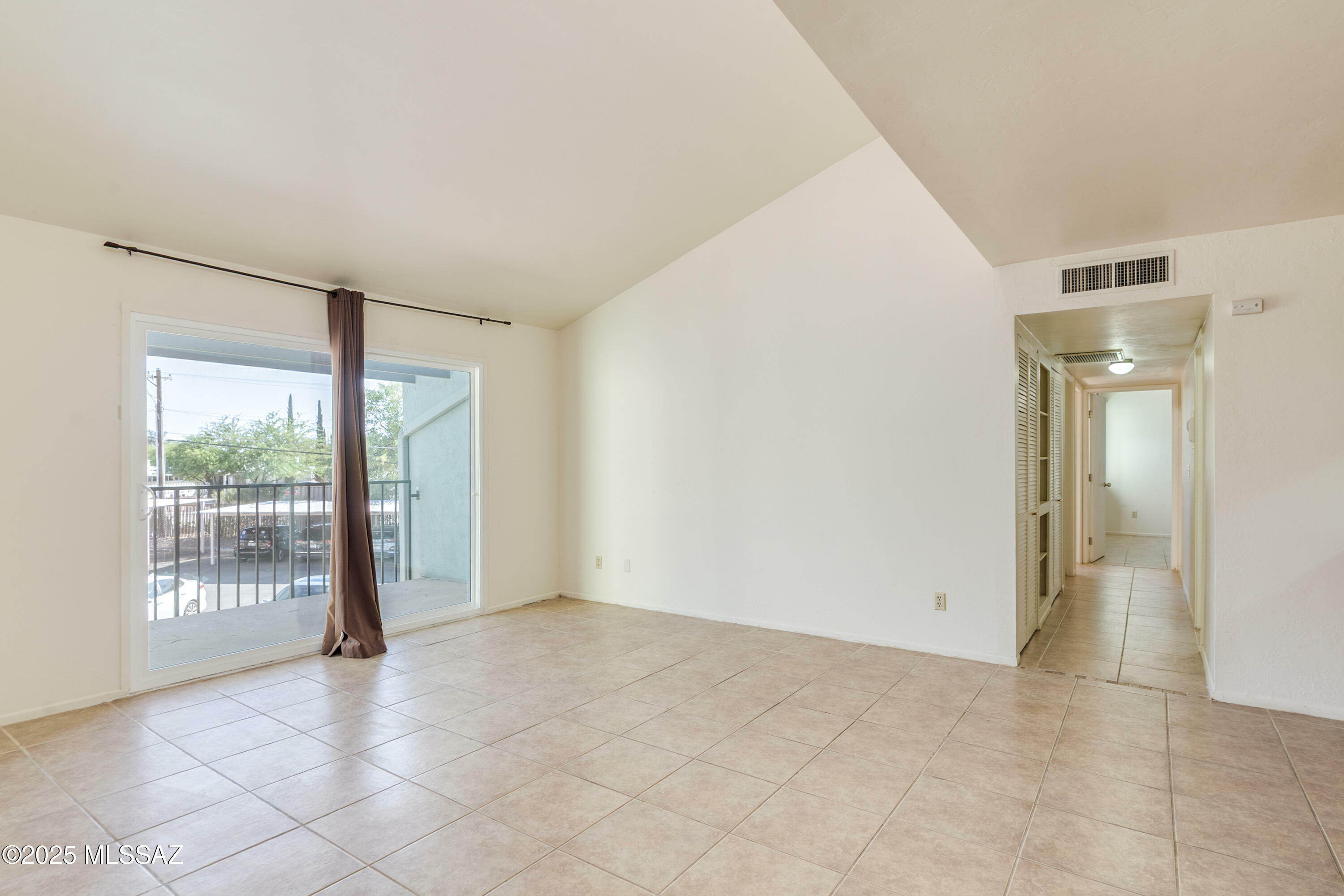 Property Photo: 810 S Langley Avenue 204 AZ 85710