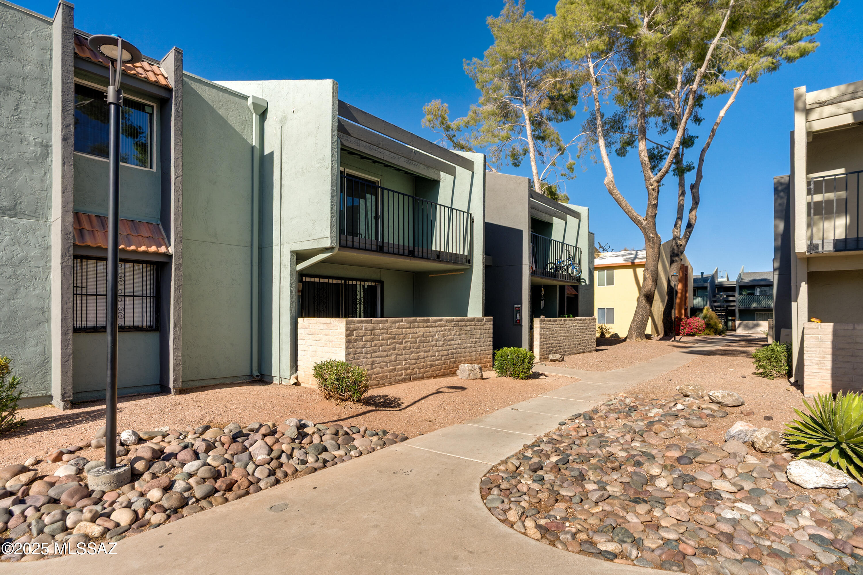 Property Photo: 810 S Langley Avenue 204 AZ 85710