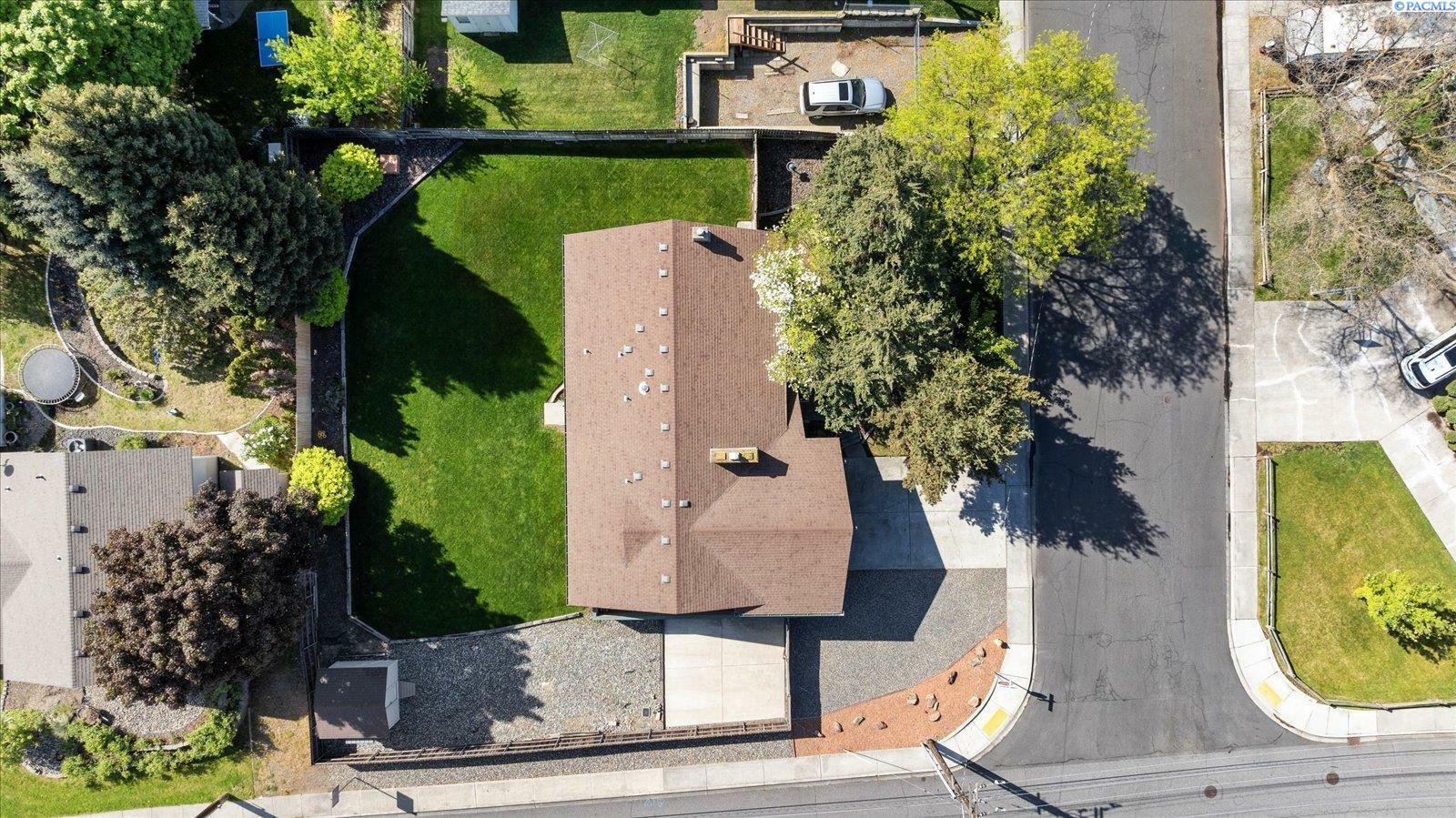 Property Photo: 2390 Carriage Avenue WA 99354