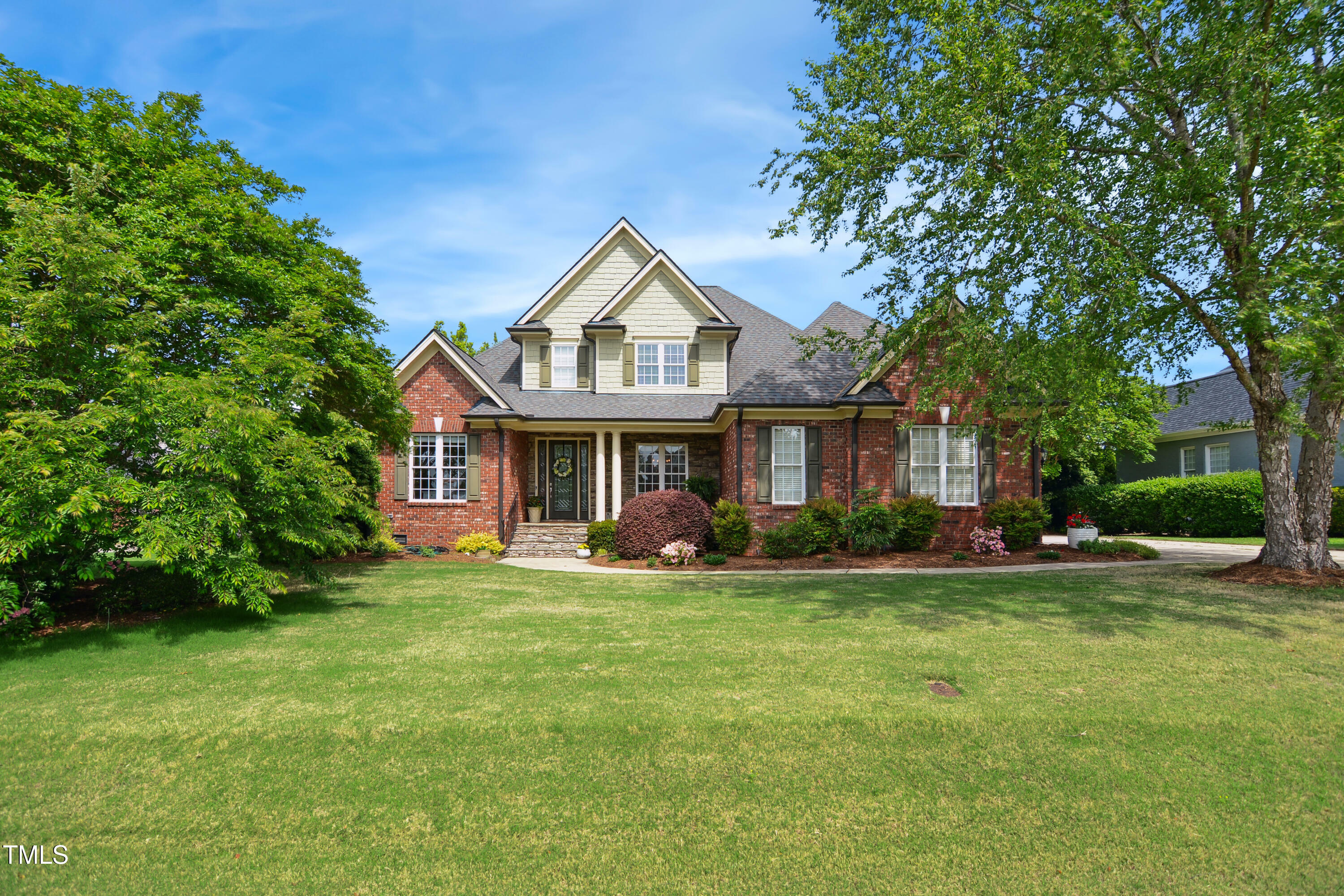 Property Photo: 220 Lakecroft Place NC 27526