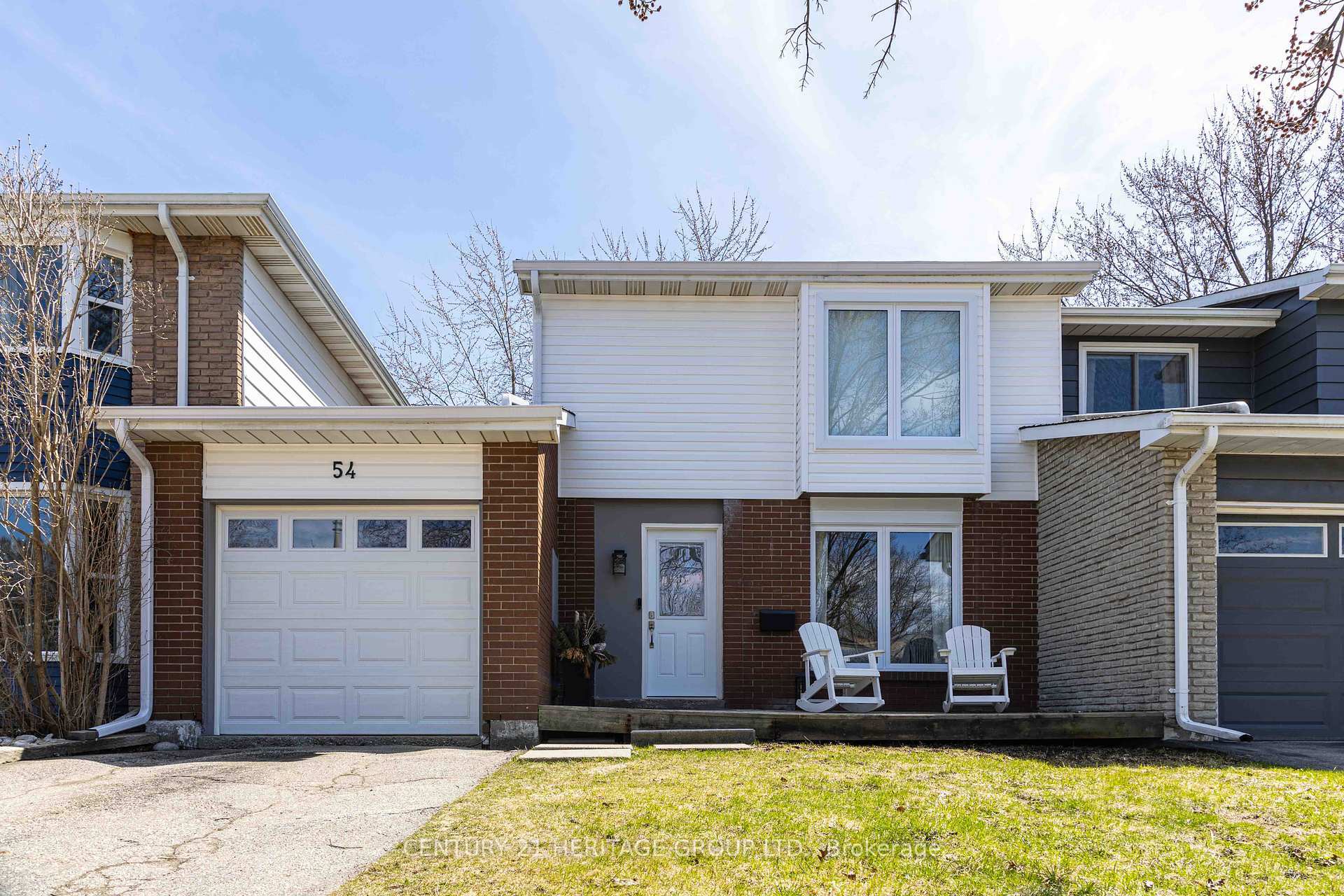 Property Photo: 54 Glen Avon Crescent ON N2N 1C3