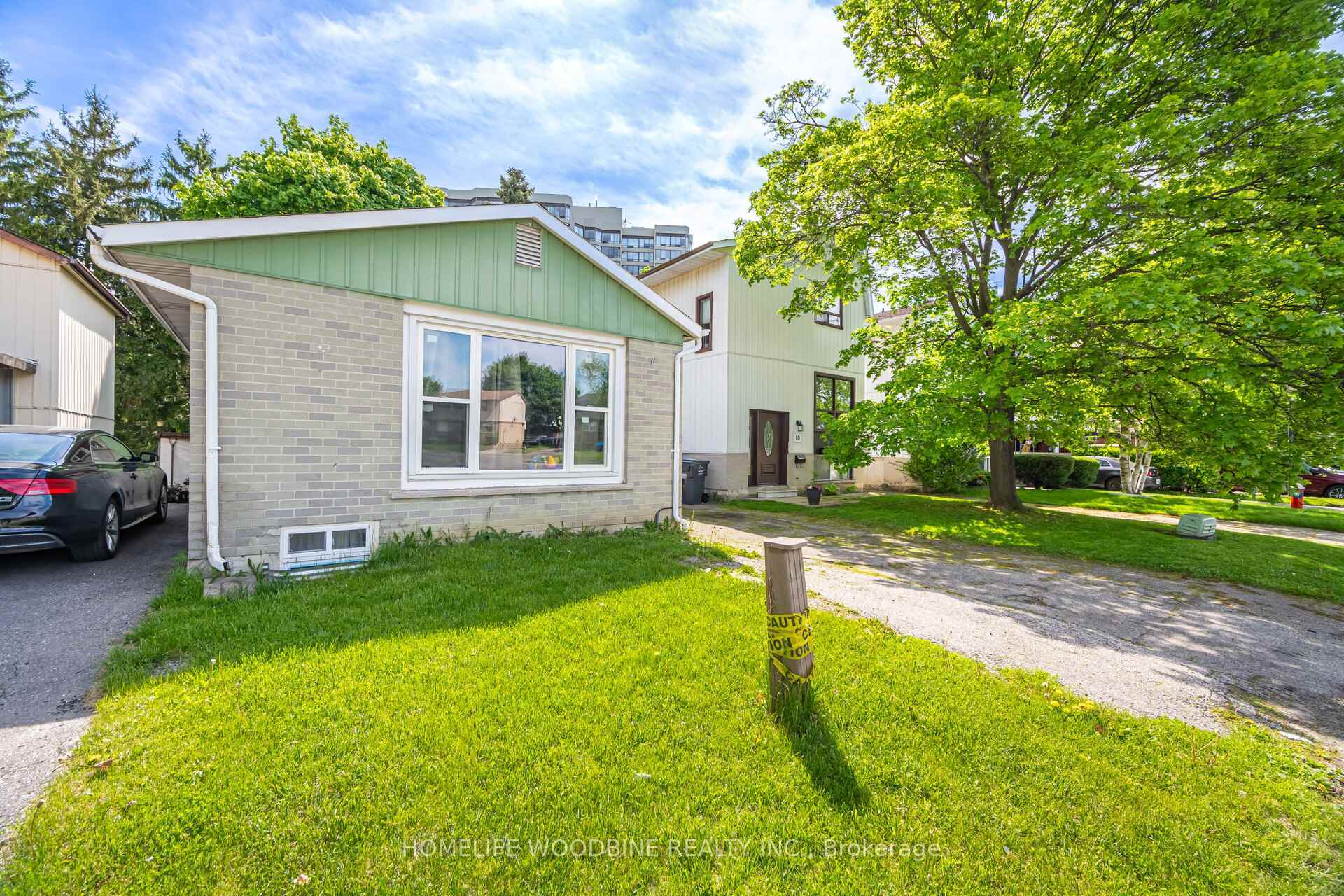 Photo de la propriété: 11 Helena Court ON L6S 2N4