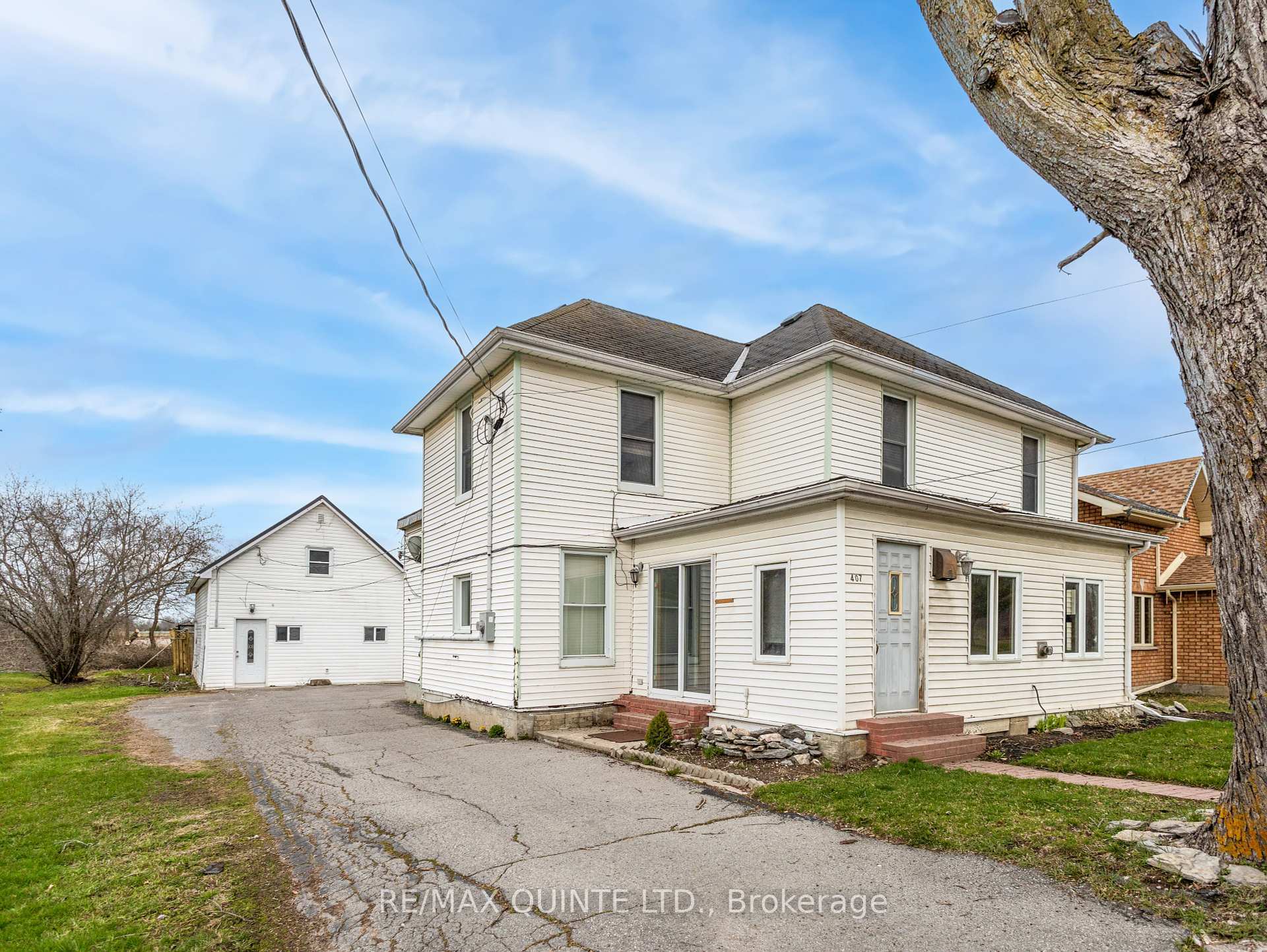 Property Photo: 407 Ashley Street ON K0K 2B0