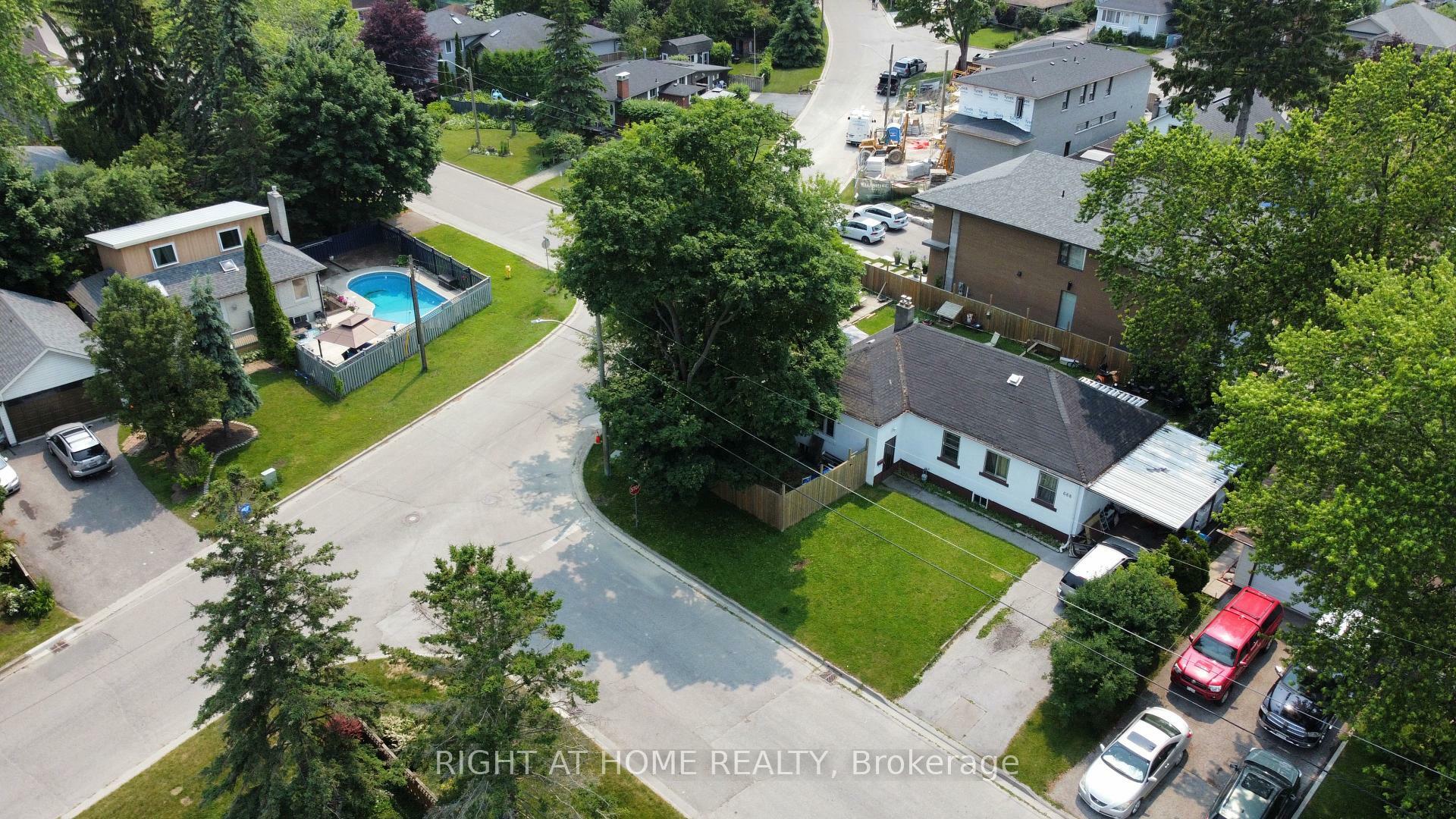Property Photo:  668 Marksbury Road  ON L1W 2T2 