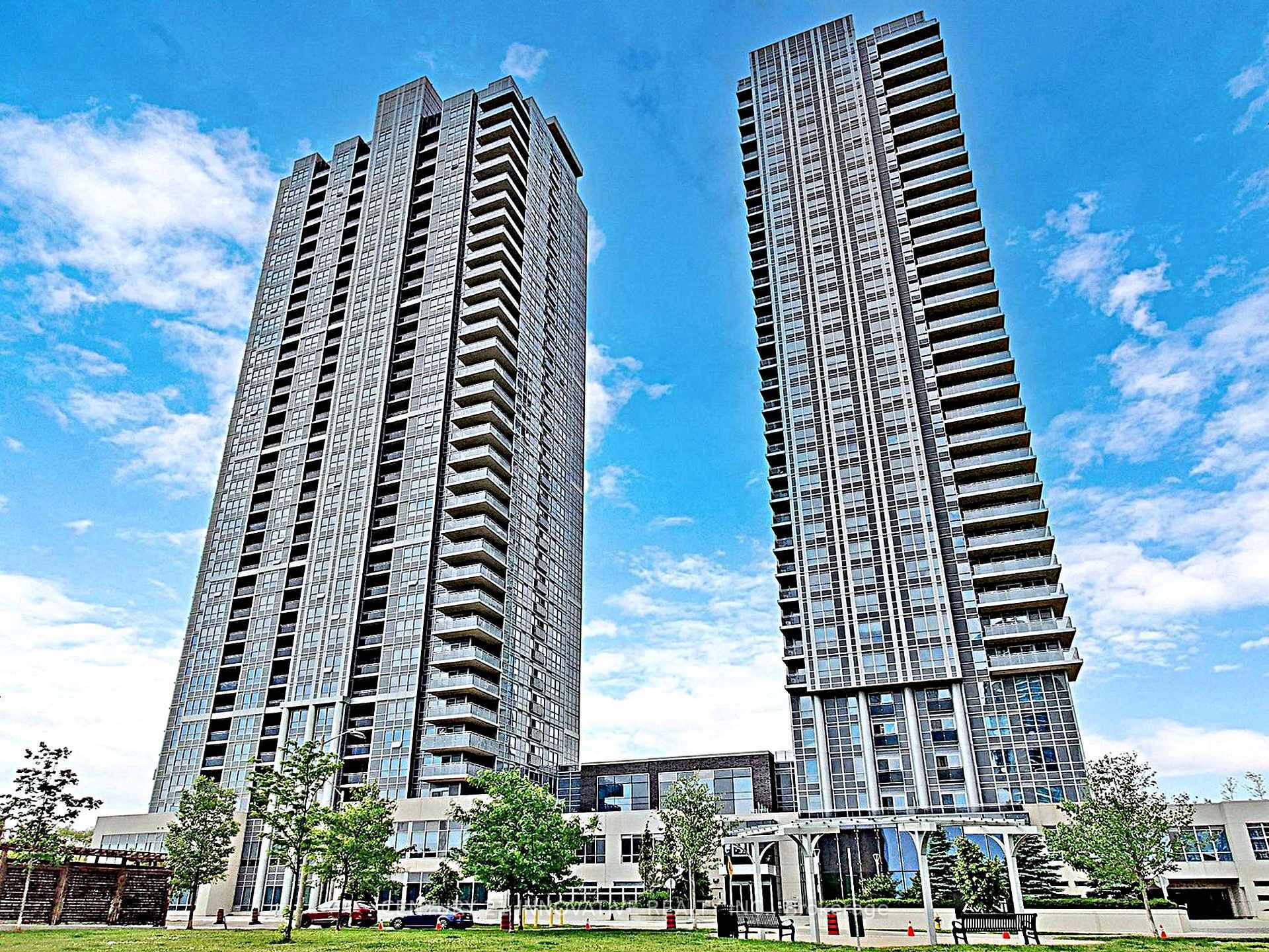 Property Photo: 275 Village Green Square 2616 ON M1S 0L8