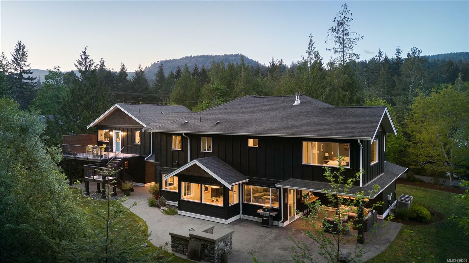 Property Photo: 3022 Sarah Dr BC V9Z 0J5