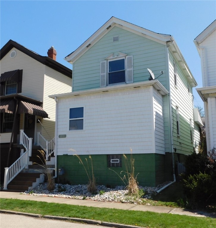 Property Photo: 1331 Elm Street PA 15601