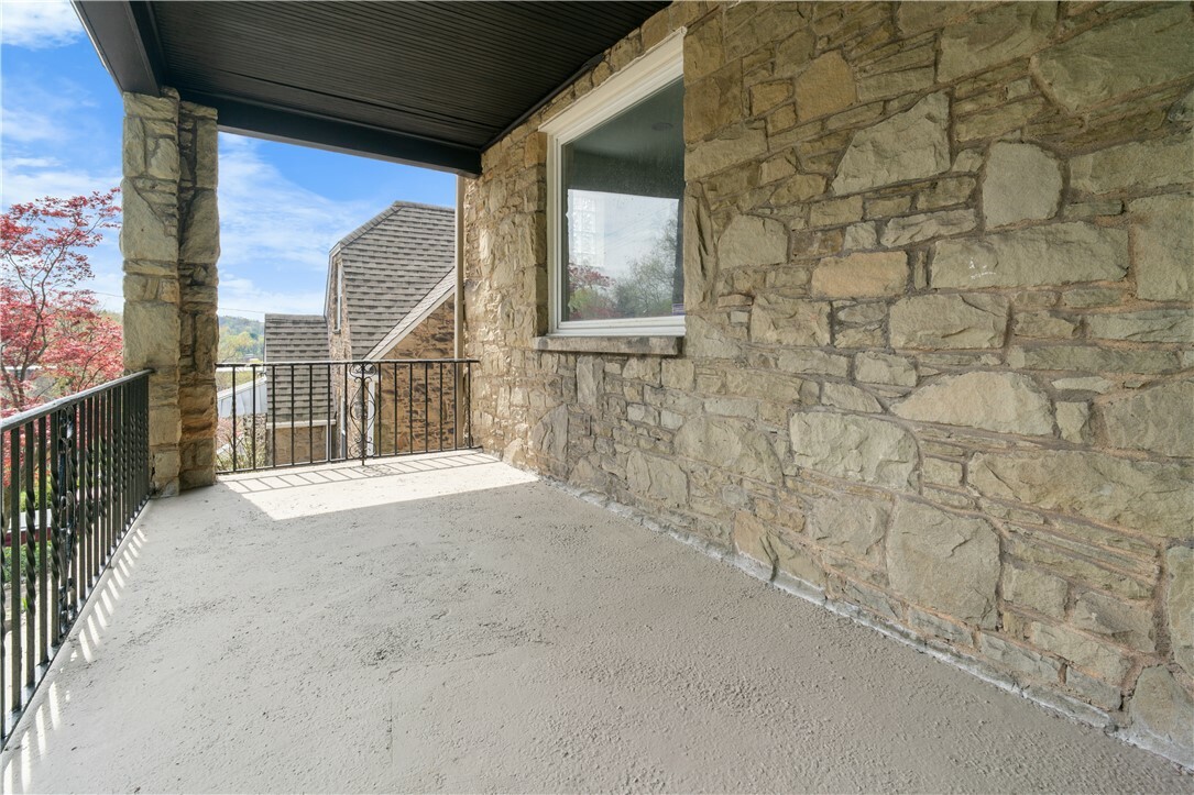 Property Photo: 2037 Sampson Street PA 15221