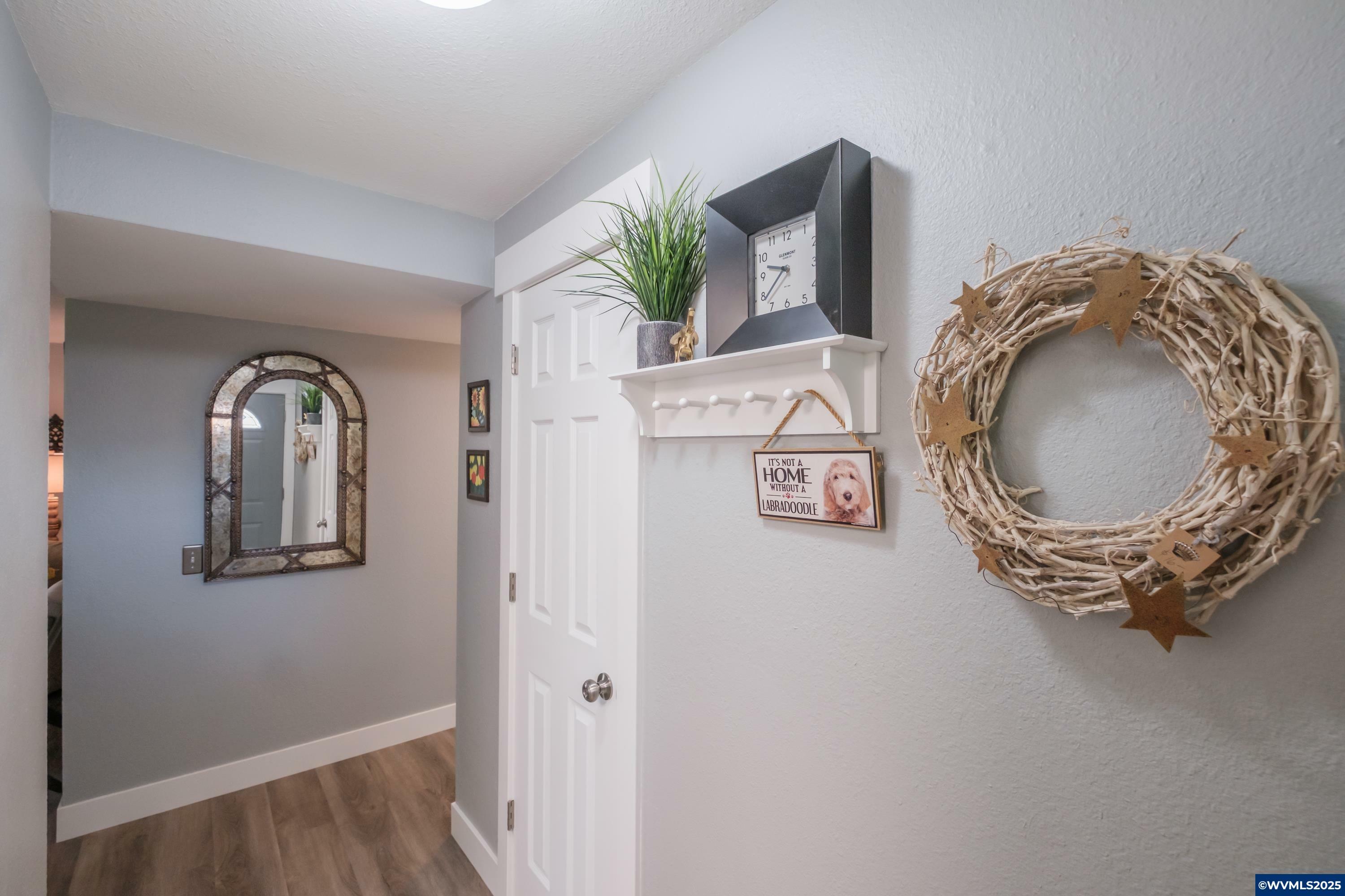 Property Photo: 1065 Denise St SE OR 97306