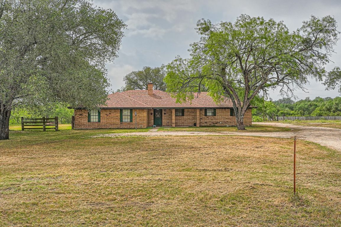 Property Photo: 5541 State Park Road TX 78644