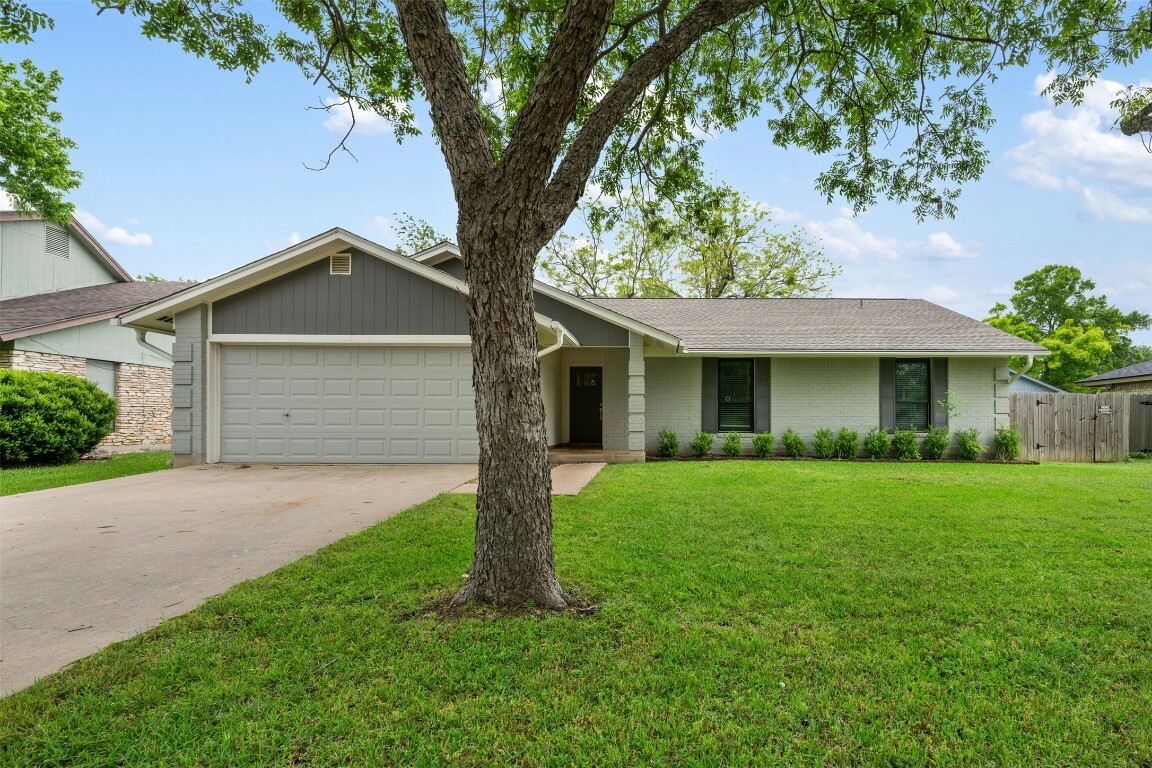 Property Photo: 1003 Whispering Drive TX 78664