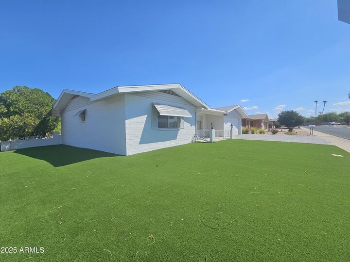 Property Photo: 5122 E Emerald Circle AZ 85206