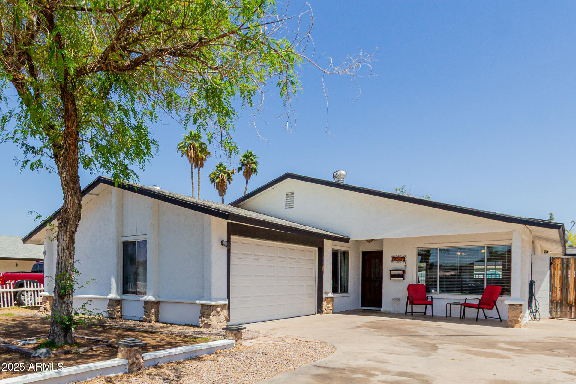 Property Photo:  1017 S San Jose Circle  AZ 85202 