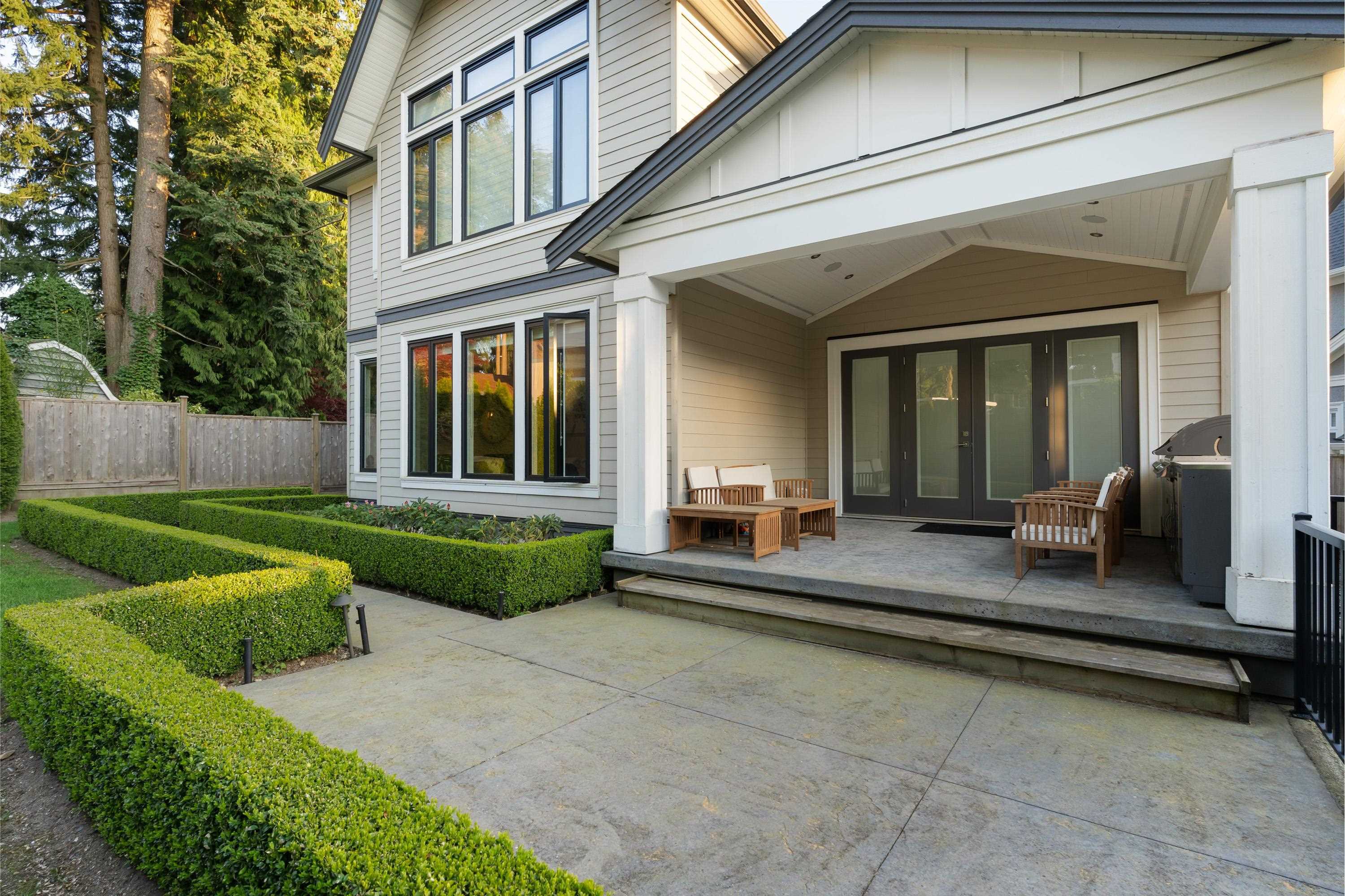 Photo de la propriété: 13183 19A Avenue BC V4A 9M9