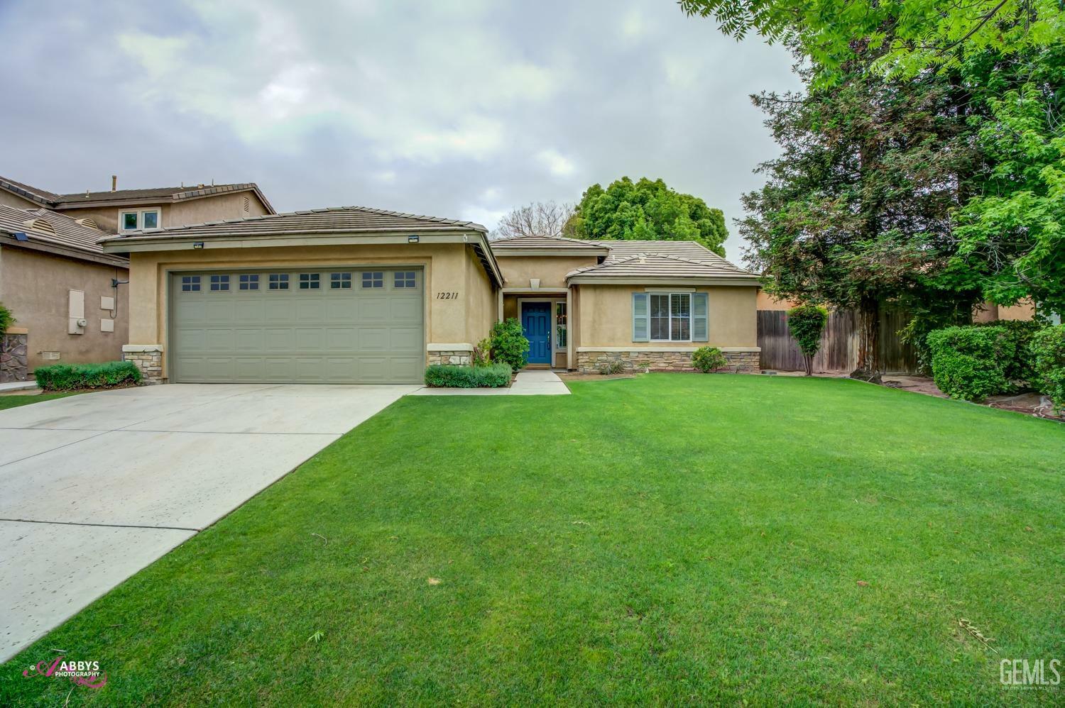 Property Photo:  12211 Stonington Street  CA 93312 