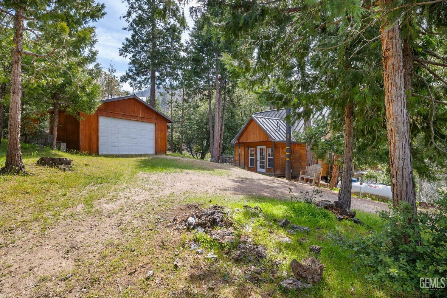 Property Photo: 45985 Ridge Road CA 93260