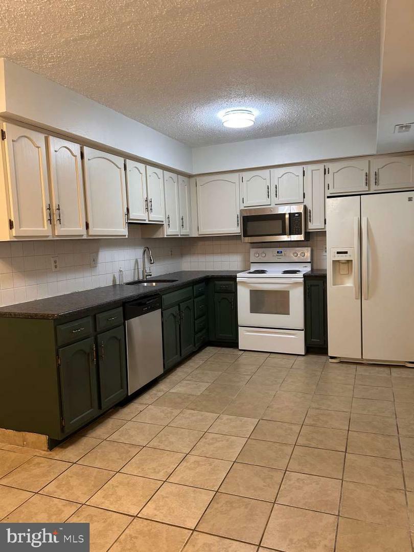 Property Photo: 18 Glenwood Drive NJ 08021