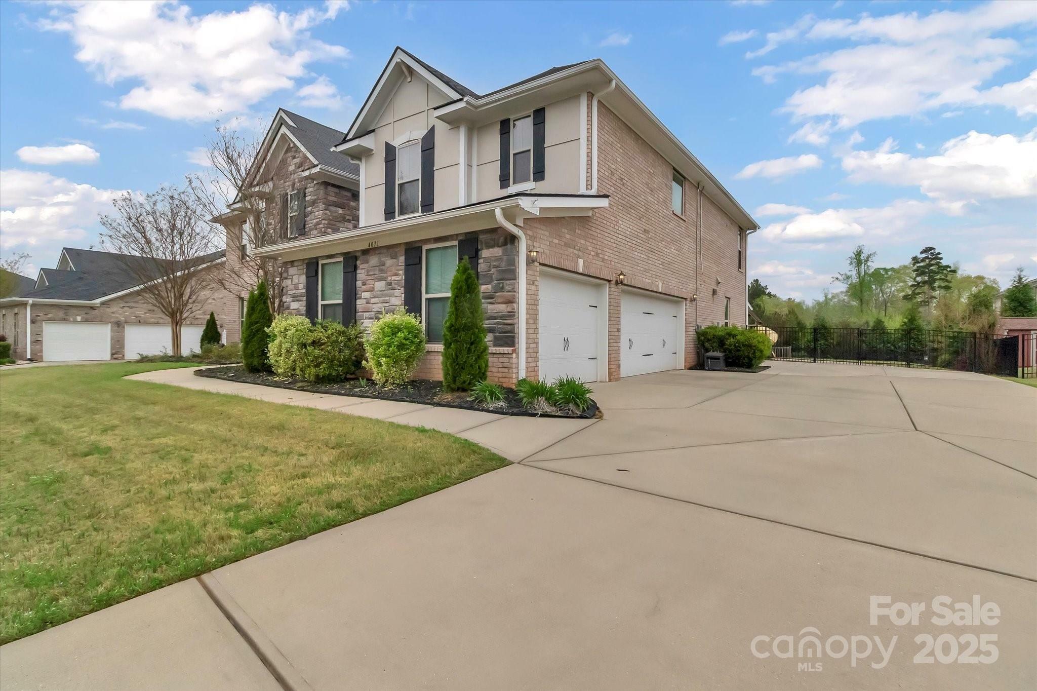 Property Photo: 4071 Thames Circle SC 29715